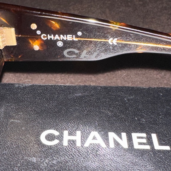 AUTHENTIC CHANEL QUILTED CC TORTOISE SUNGLASSES WITH BOX AND DUST BAG - Picture 9 of 12